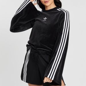 Adidas flared sleeve velour top. Size L. EUC